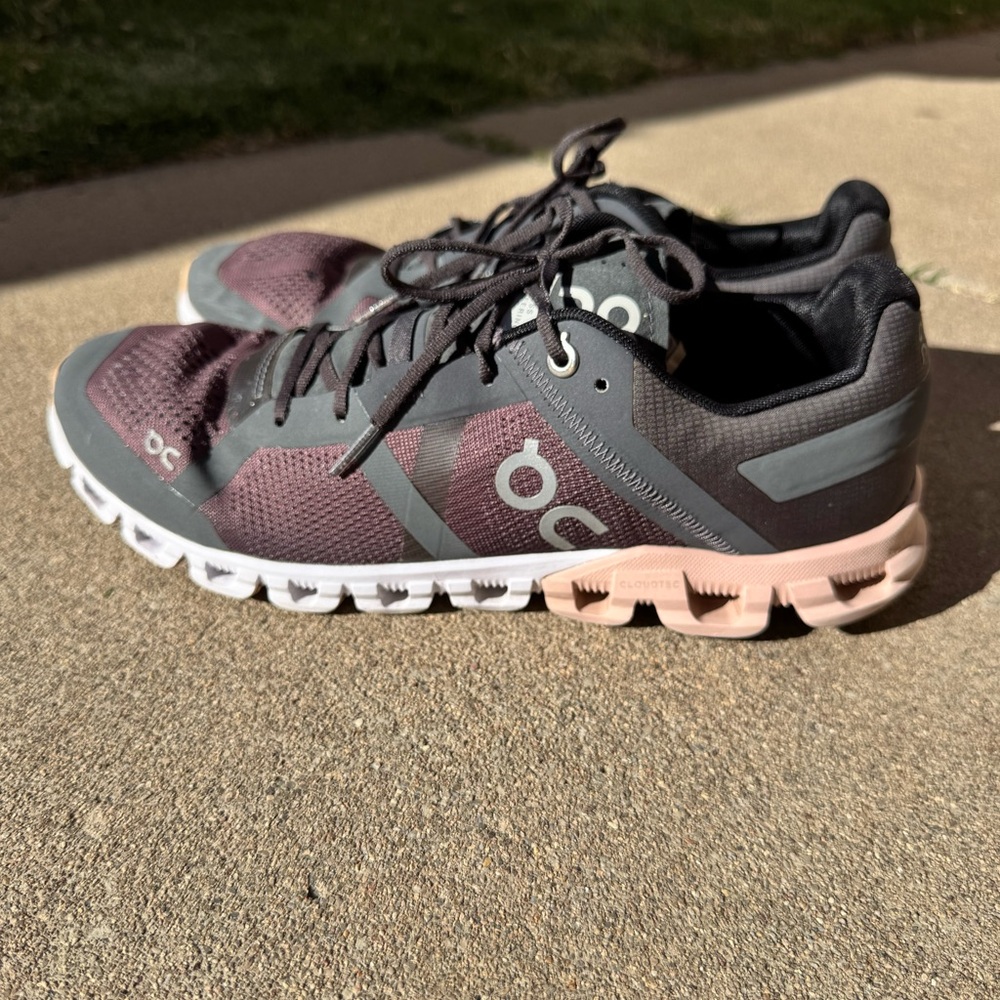 On Running Women's Running Shoes - 10